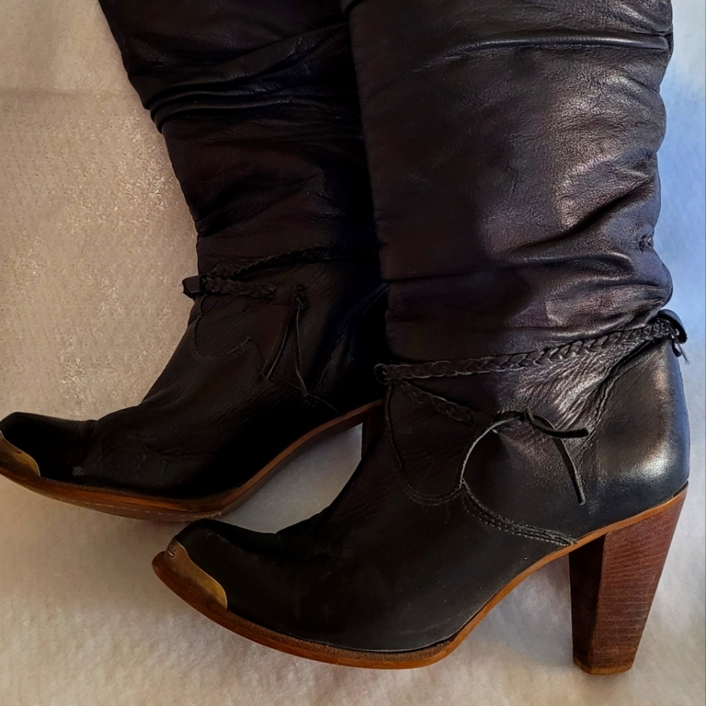 Zodiac boots